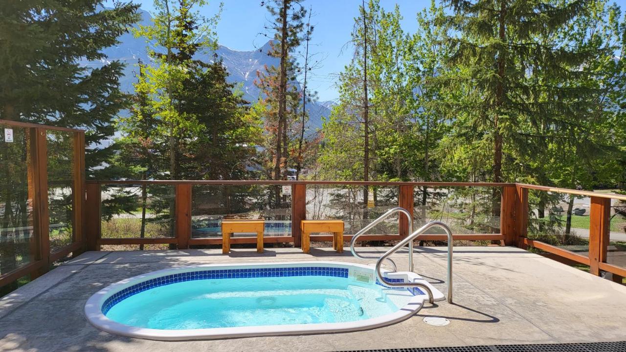 ⭐️ Luxury Mountain View Studio In Canmore ⭐️ Kültér fotó